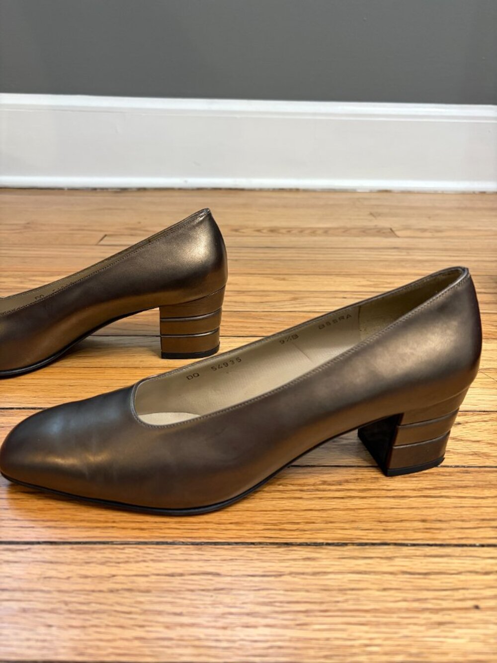 Salvatore Ferragamo Women's Brown and Tan Courts